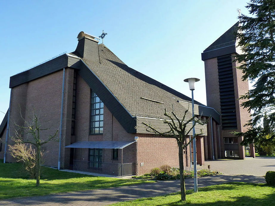 Katholische Pfarrkirche Zum Heiligen Kreuz Zierenberg (Foto: Karl-Franz Thiede)